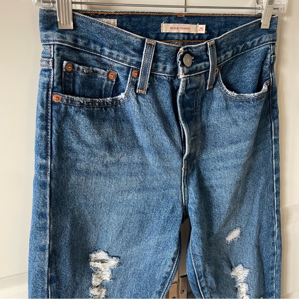 Levi's Wedgie Button Fly Distressed Straight Cropped Jean Size 25 - Picture 3 of 14